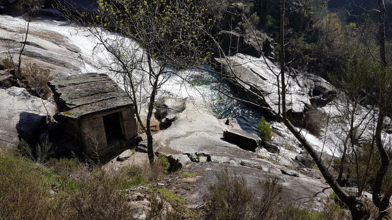 Вилла Casinha Do Joao No Geres Alamela Экстерьер фото